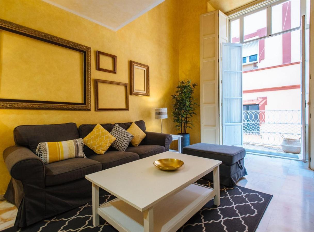 Pajaritos Suite Apartment - Private Parking Included Sevilla Eksteriør bilde