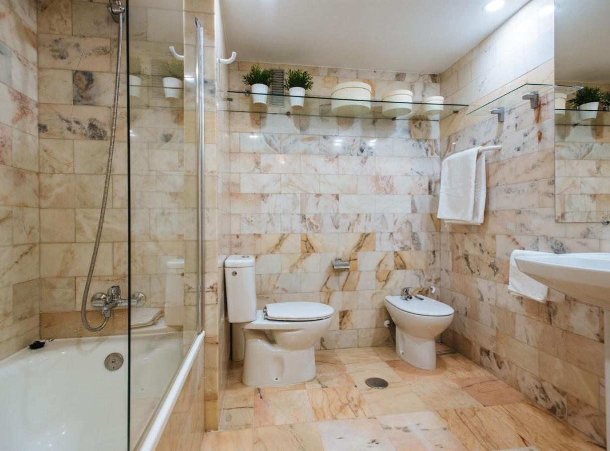 Pajaritos Suite Apartment - Private Parking Included Sevilla Eksteriør bilde